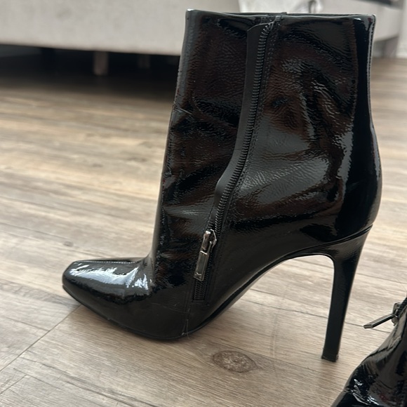 Black glossy, shiny heeled ankle boots - Picture 3 of 3